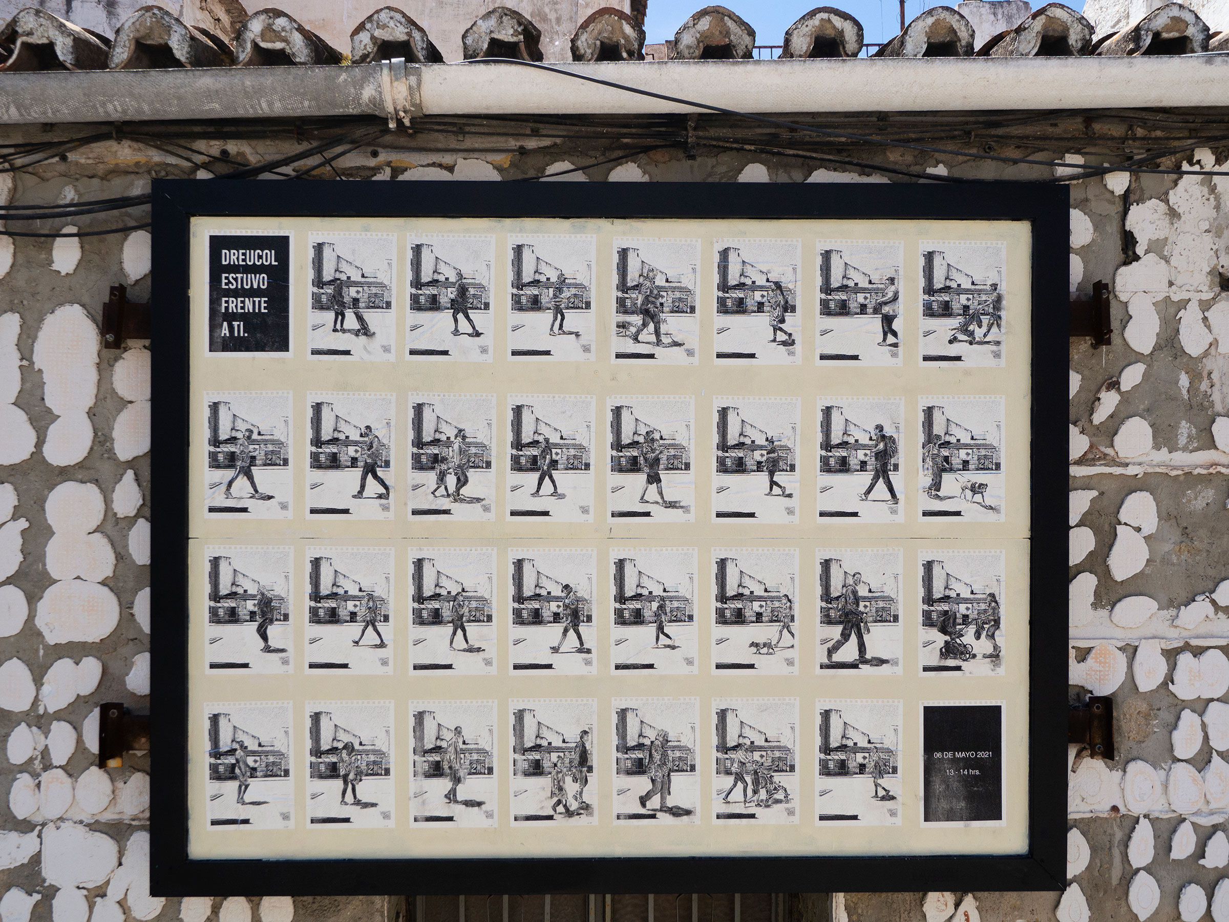 De paso, 2021-2024, Dibujos sobre papel instalados sobre valla publicitaria. Málaga, 2021