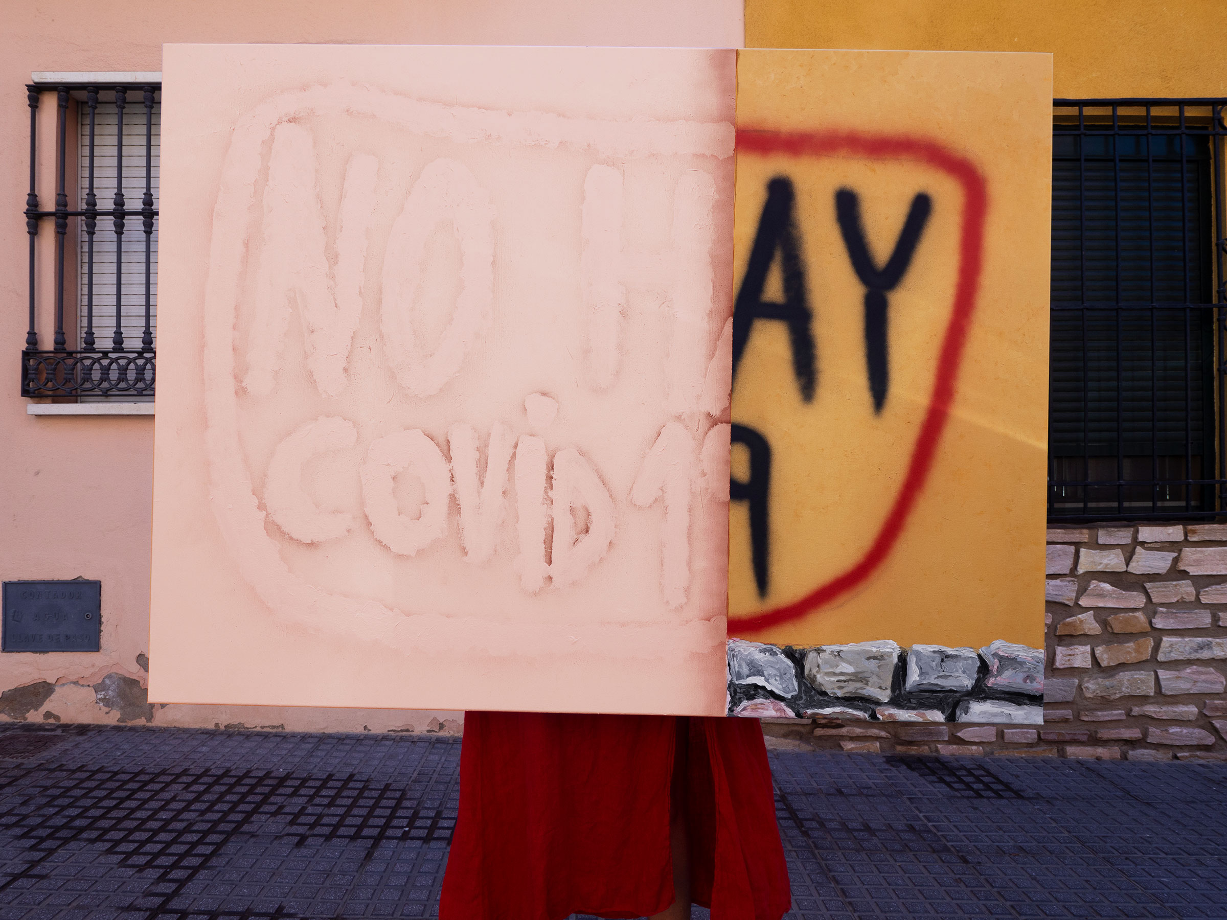 (No) hay covid, 2021-2024, Acrílico sobre lienzo y documentación fotográfica. Málaga, 2021