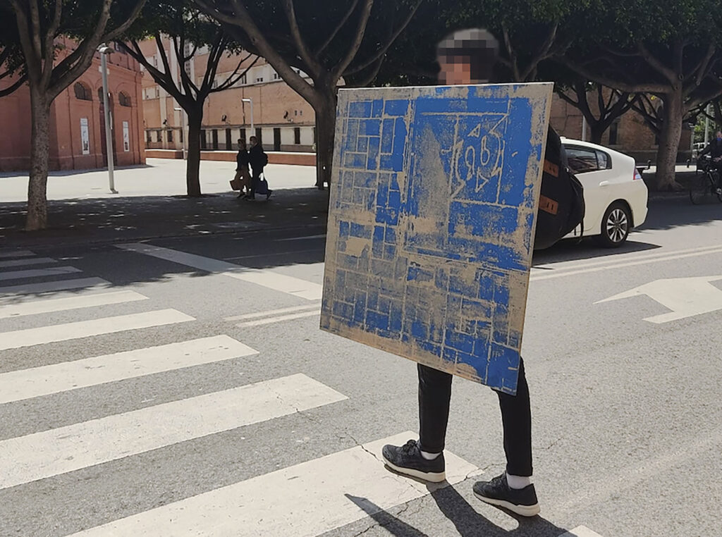 Tasar el suelo, 2021-2024, Pintura estampada sobre lienzo y documentación fotográfica. Málaga, 2021